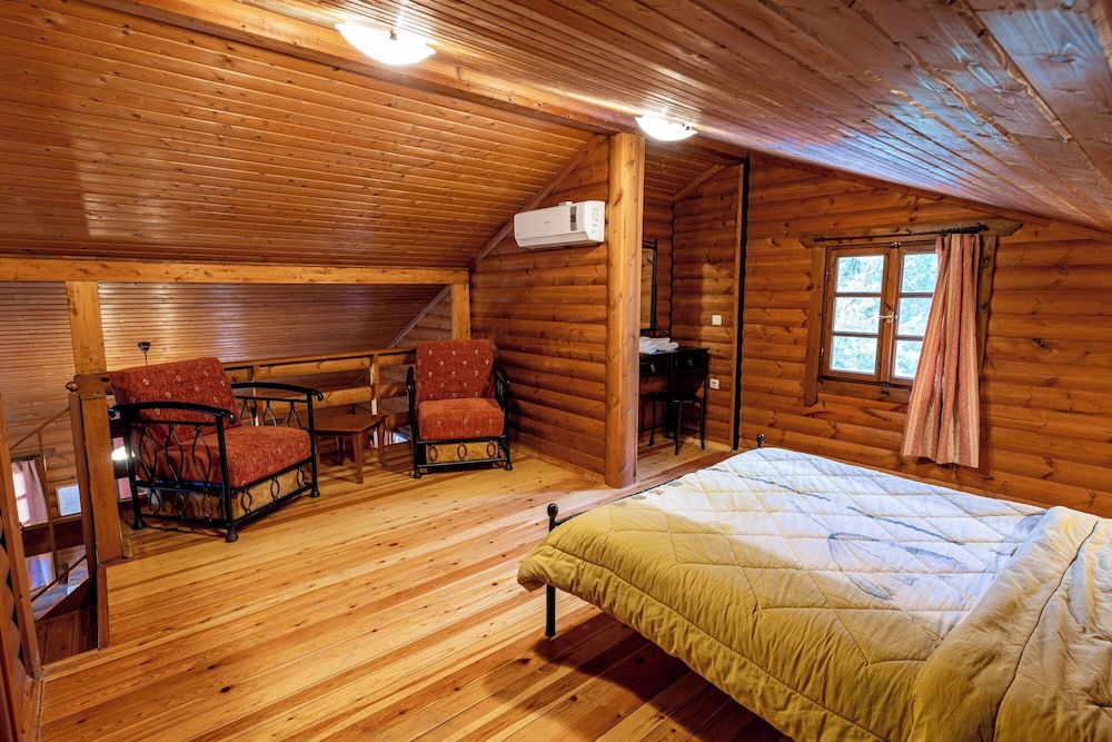 Chalet Likouresi Village