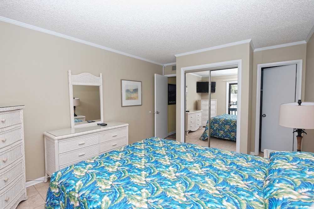 Pelican Landing 125 3 Bedroom Condo