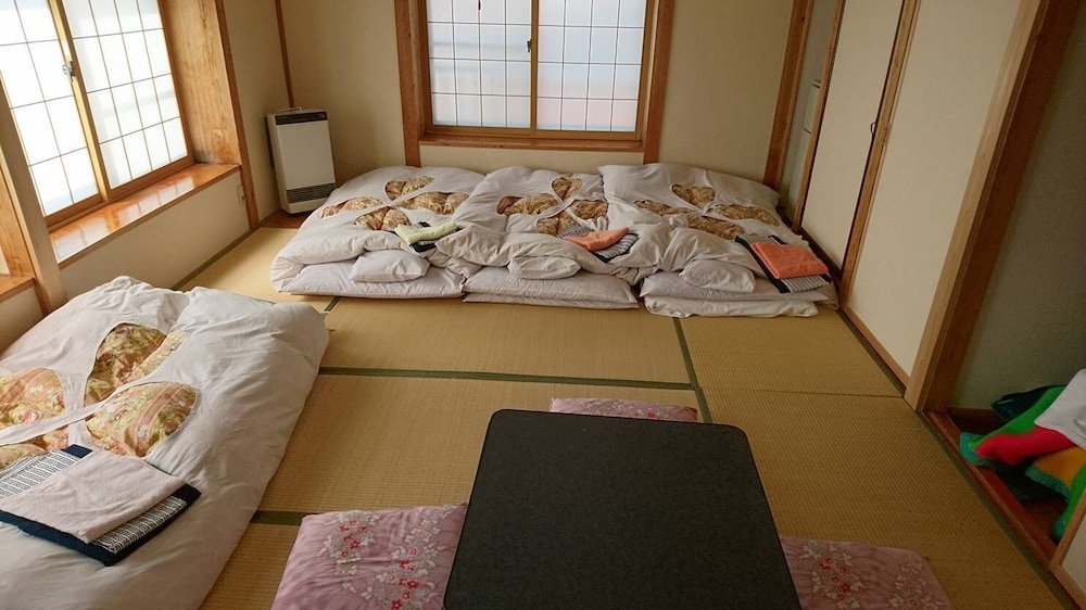 Apple Inn Takasaka view 4