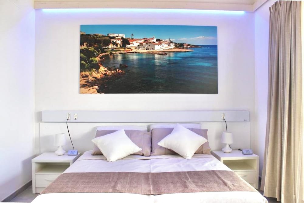 Hotel with swimming pool near Stintino photo 3