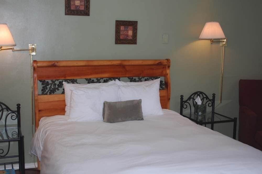 Bishop Vacations - El Rancho Motel - Property Image 43