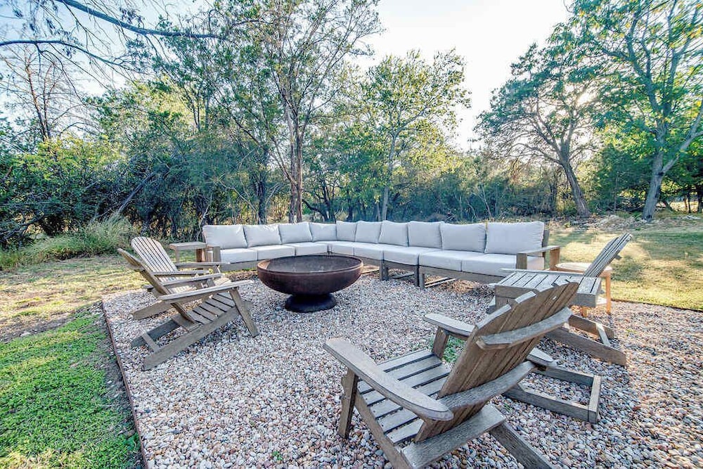 Luxe Poolside Retreat W/sauna-minutes From Downtown!