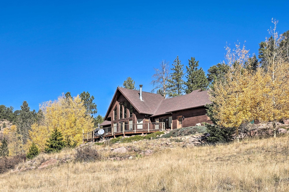 Mtn-view Cabin w/ Deck, 3 Mi to Cripple Creek! - Property Image 6