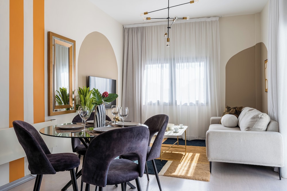 Local Host Living - Signature Apartments in Nicosia