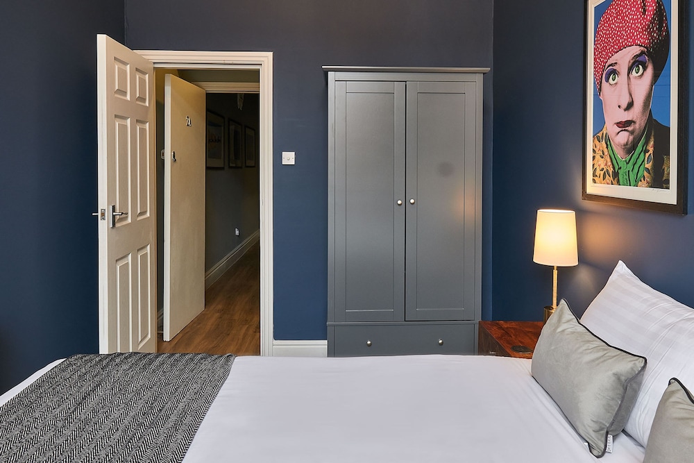 Host Stay The Falkner Quarters I and II