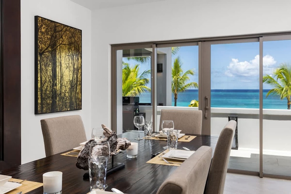Newly Renovated Notos Cove Villa Property