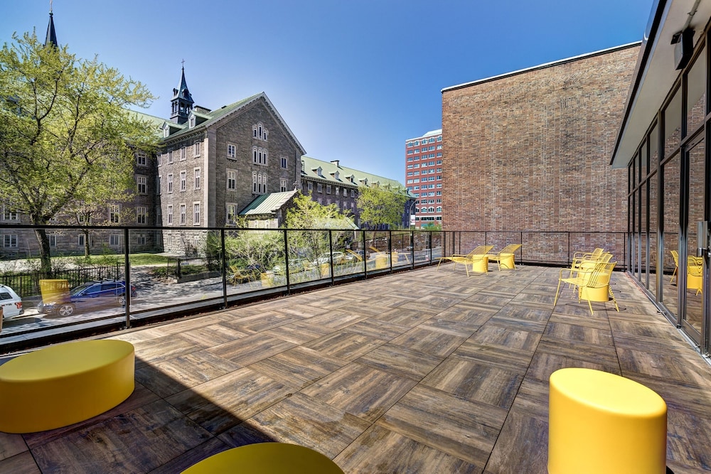Elegant Studios and Apartments Montreal
