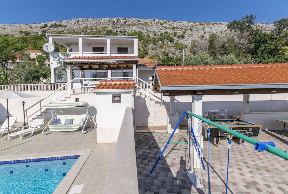 Villa Leo view 4