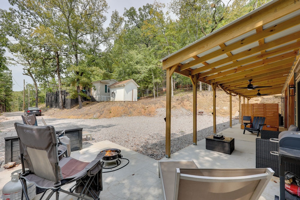 Walk to Lake Ouachita: Peaceful Duplex w/ Patio!