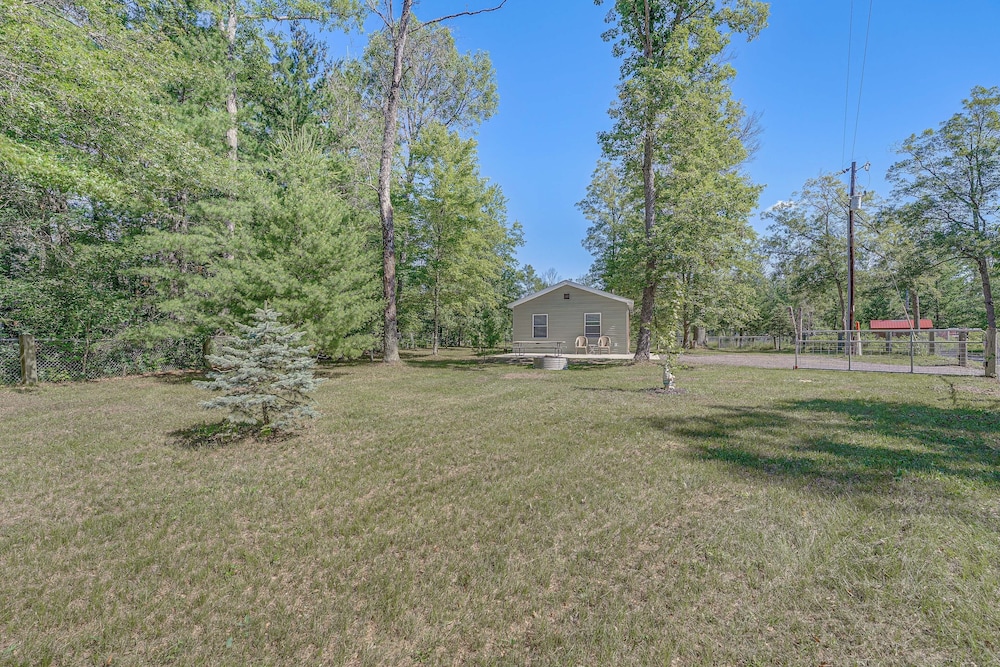 Fire Pit & Patio: Pet-friendly Cabin in Idlewild! view 3