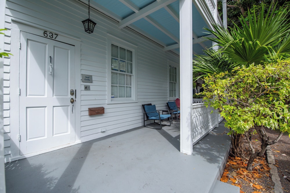 Banana's Foster Guesthouse