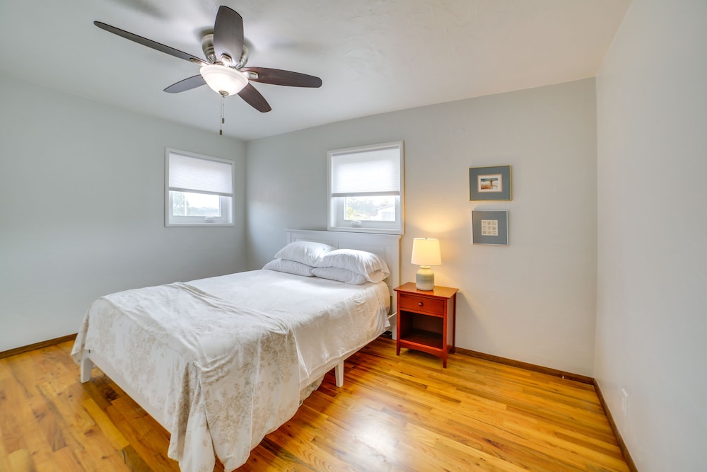 Seaside Vacation Rental w/ Patio Near Monterey Bay view 3