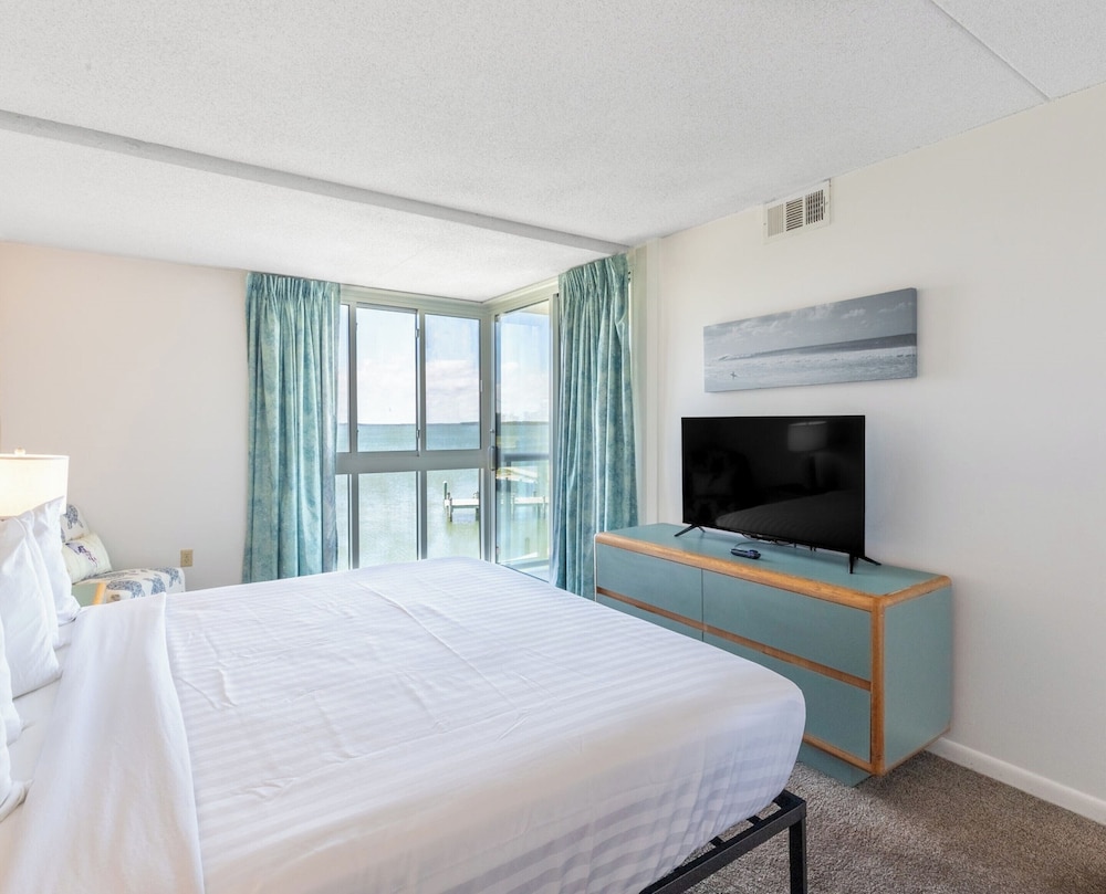 Bay Club Resort by Coolvacay