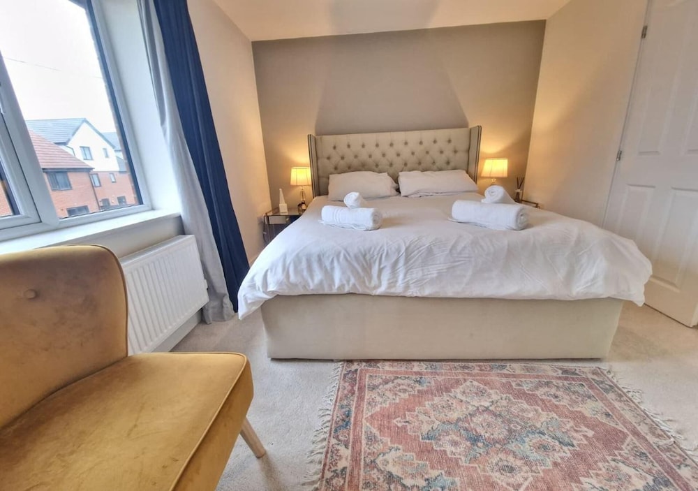 3bedroom Near Nec & Airport W/parking and Garden