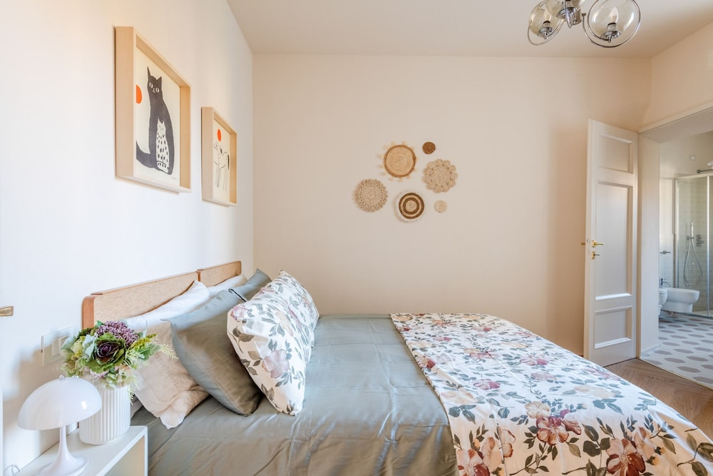 Casa Dante in Lucca With 3 Bedrooms and 2 Bathrooms