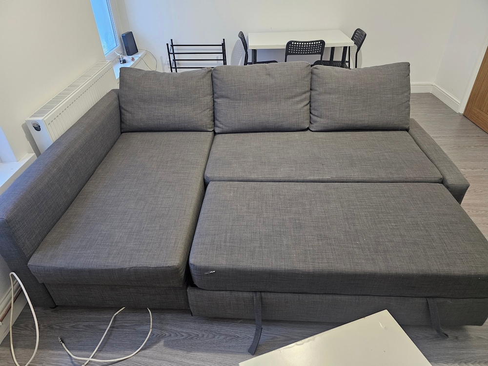 Cardiff City Apartment - Modern & Cozy