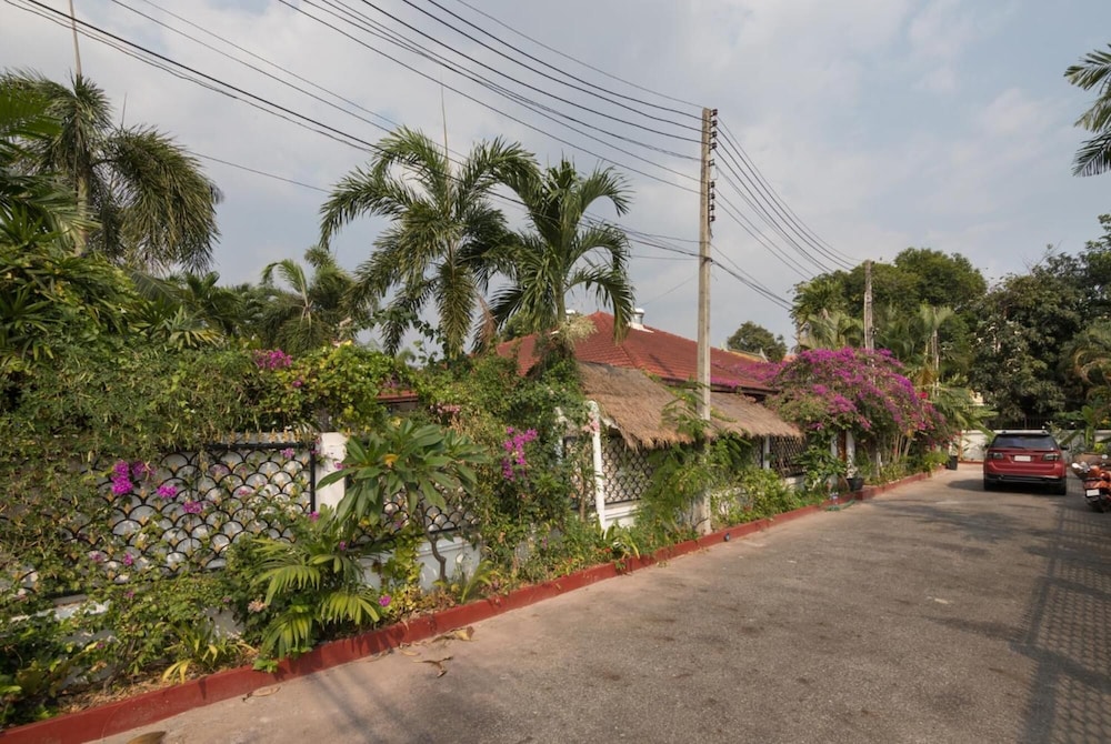 Hotel Siri Villas - Image 1