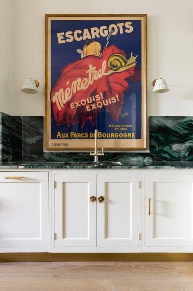 Porchester Square VI by Onefinestay