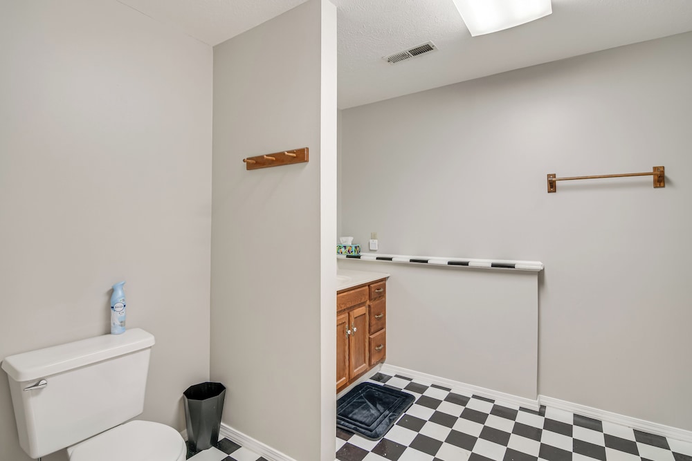 5 Mi to Branson Strip: Cozy Studio!