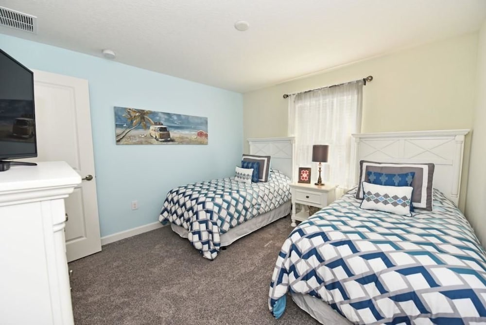 1600 Champions House 5 Bedroom by Florida Star - Image 2