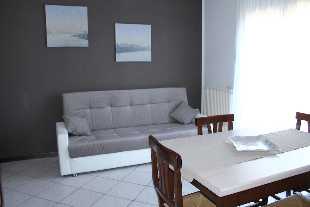 Residence Royal House