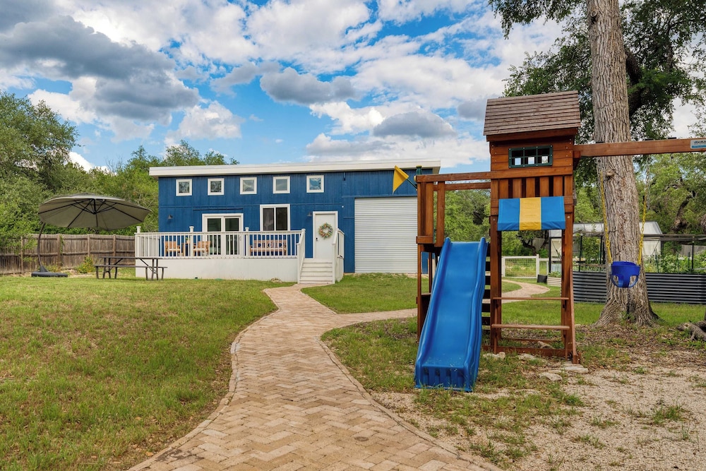 Summer Sale! El Dorado Estate Private 2-acre Escape With Pool & Guest Suites Firepit, Playset, Guest Suites