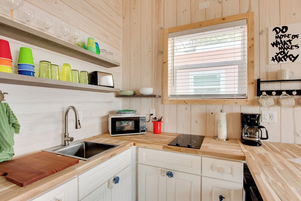 Beachfront Cottage w/ Dock on Florida Gulf Coast
