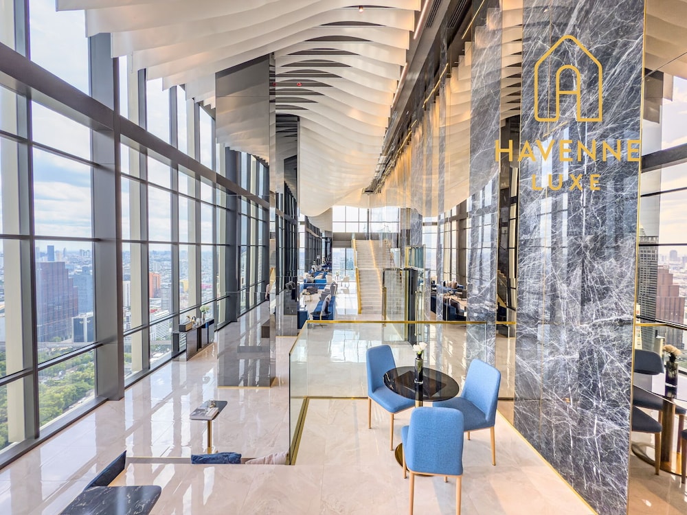 Luxury Downtown Bangkok 2BR 2BA · Sky Pool Gym · 5min Walk to Siam Paragon