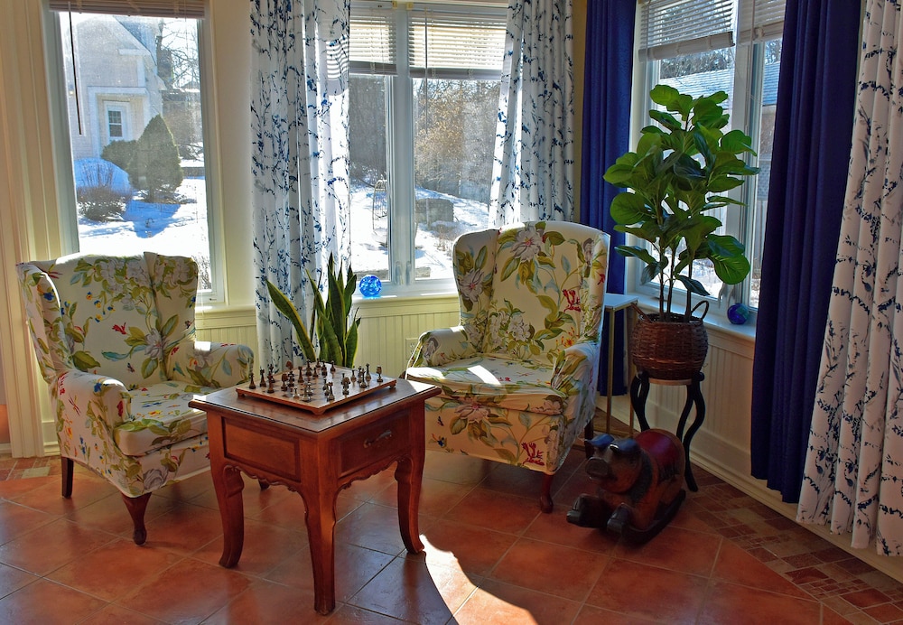 Miller House By the Bay - Image 3
