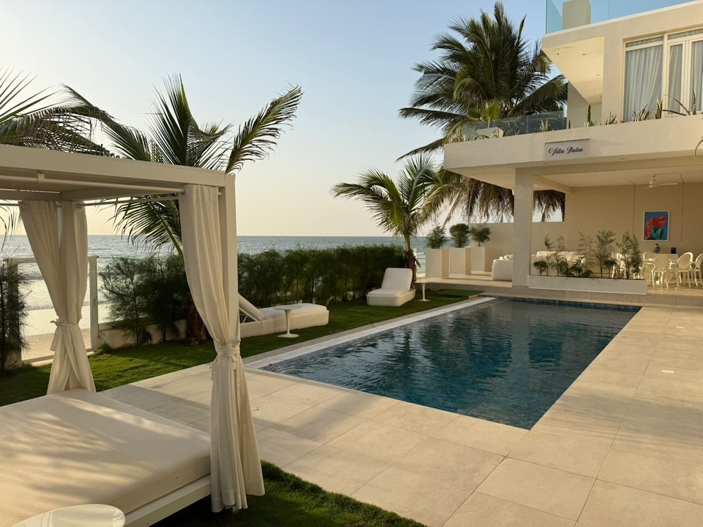 Villa Italia Somone Luxury Hotel