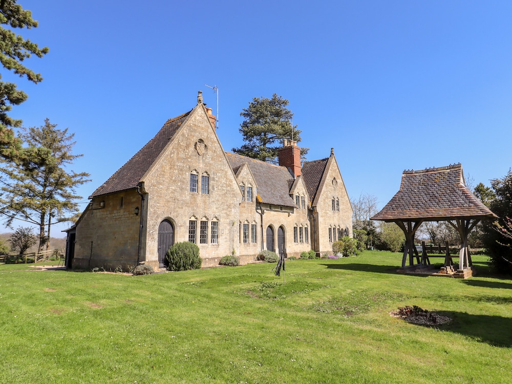 The Alms House West