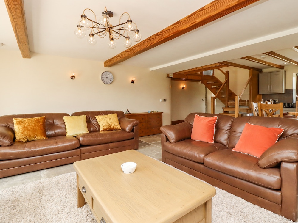 Orcaber Farmhouse