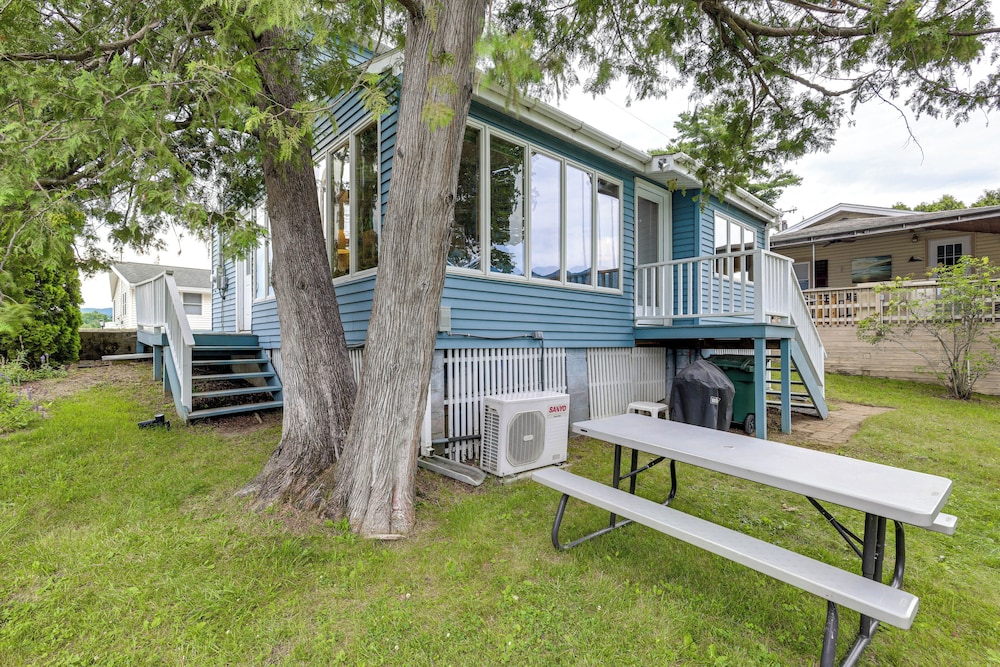 Waterfront Cottage on Lake George w/ 2 Docks!
