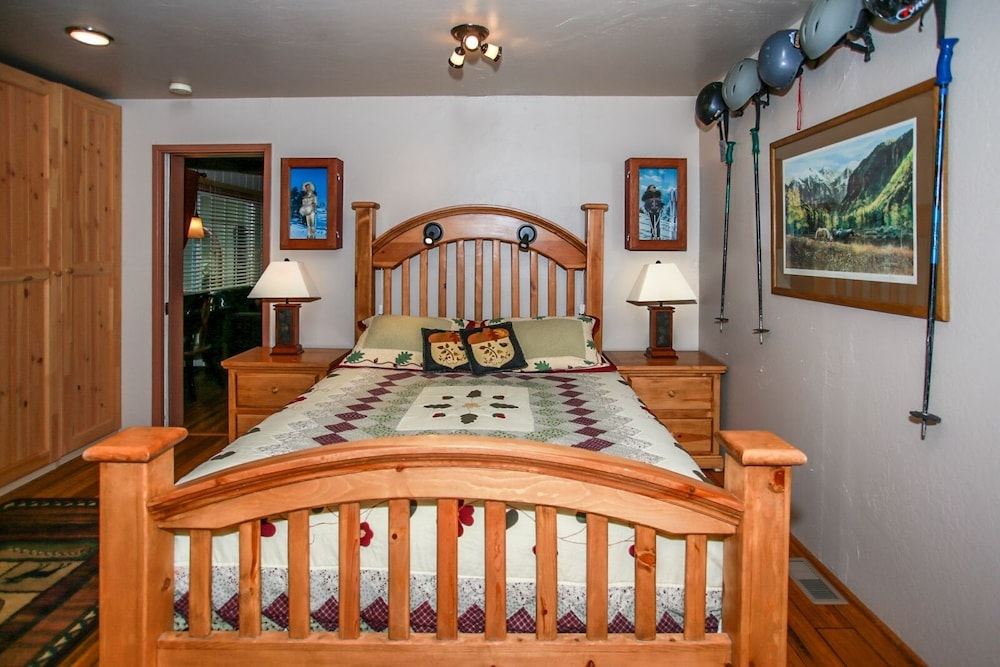 Bear Mountain Escape 2 Bedroom Apts by RedAwning