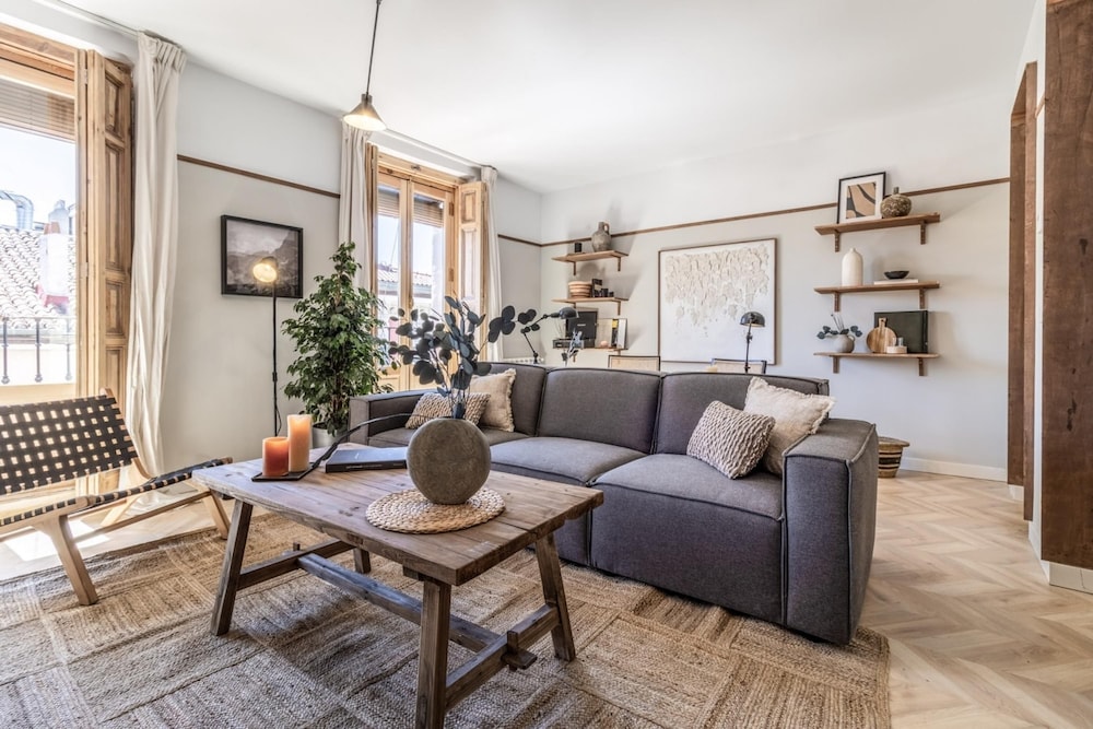 Ainsa - 4 Bedrooms in Malasa a