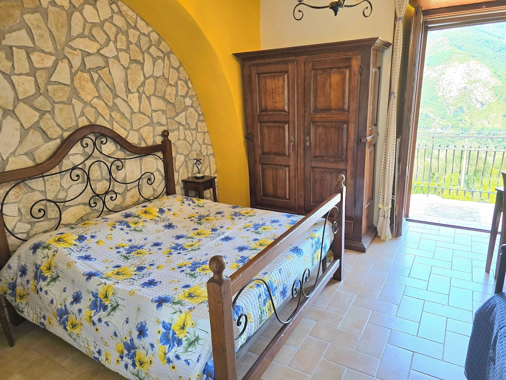 Tramonti Divini Amalfi Country House