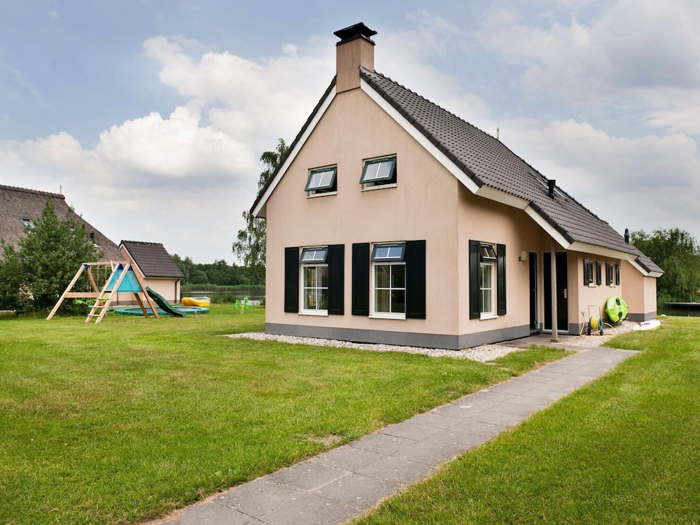 Family Home With Wellness and Tour Boat
