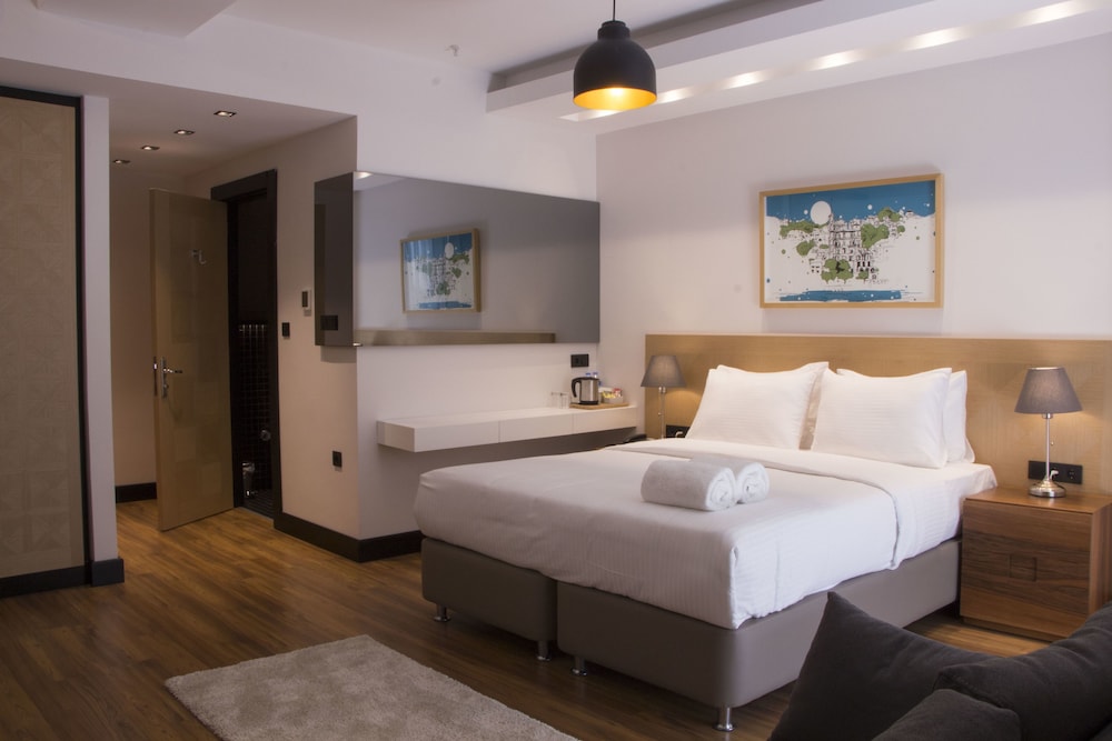 Four-G Hotel - Image 28