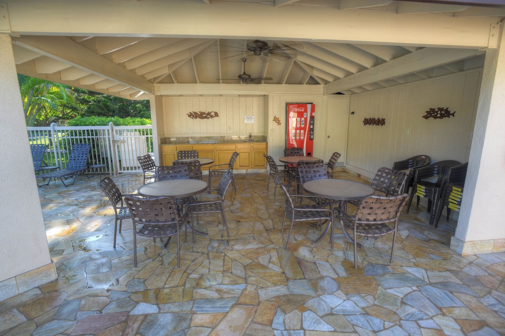 Maui Banyan A-202 by Maui Rental Group