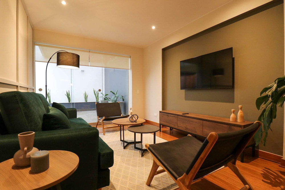 w Elegant 2BR w Spacious Terrace in Miraflores