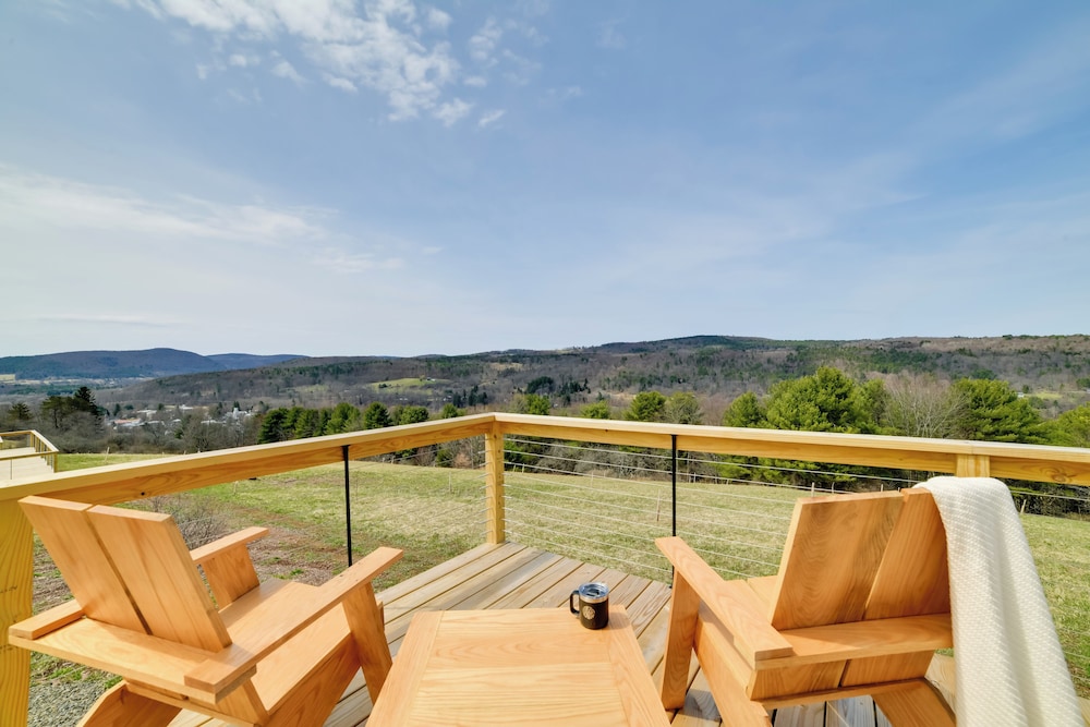 Glamping Getaway at The Coyote Dome in Franklin