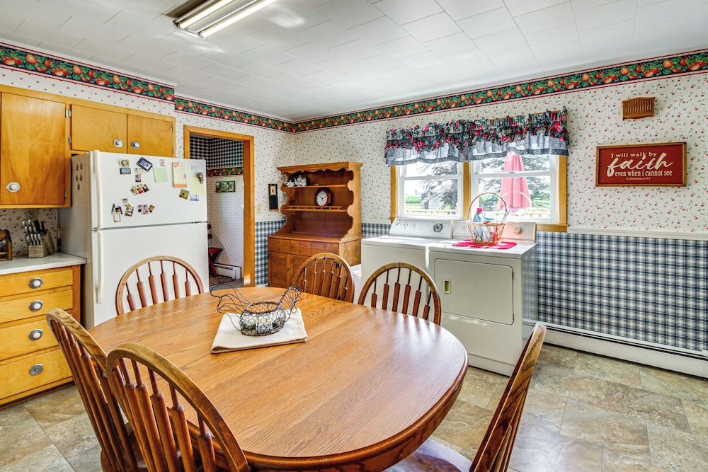 Pioneer-era Retreat in Sanborn w/ Museum Access