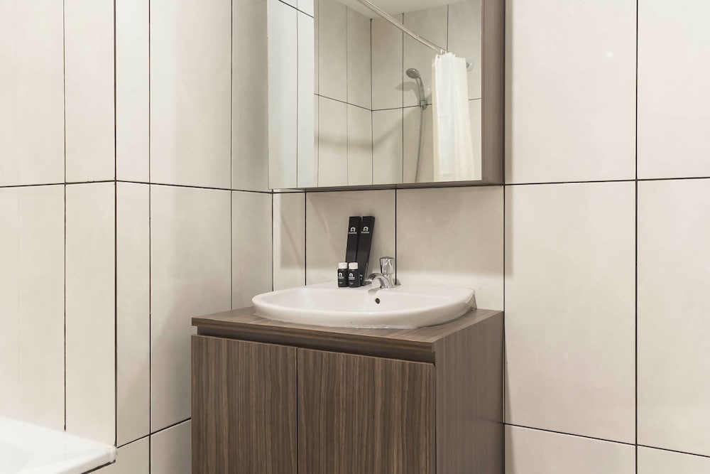 Chic And Cozy 2Br Grand Kamala Lagoon Apartment, เบคาซี - 21