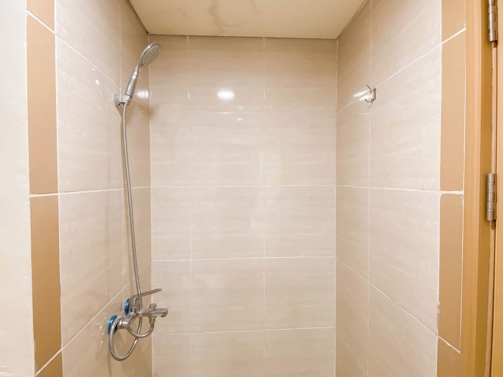Modern White Accent 2Br Apartment Meikarta