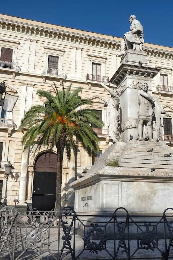 Toscano Palace Luxury Rooms Catania
