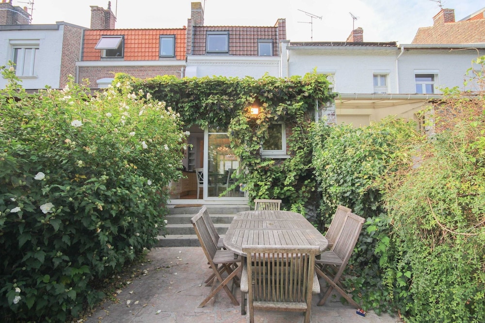 outdoor bbq area