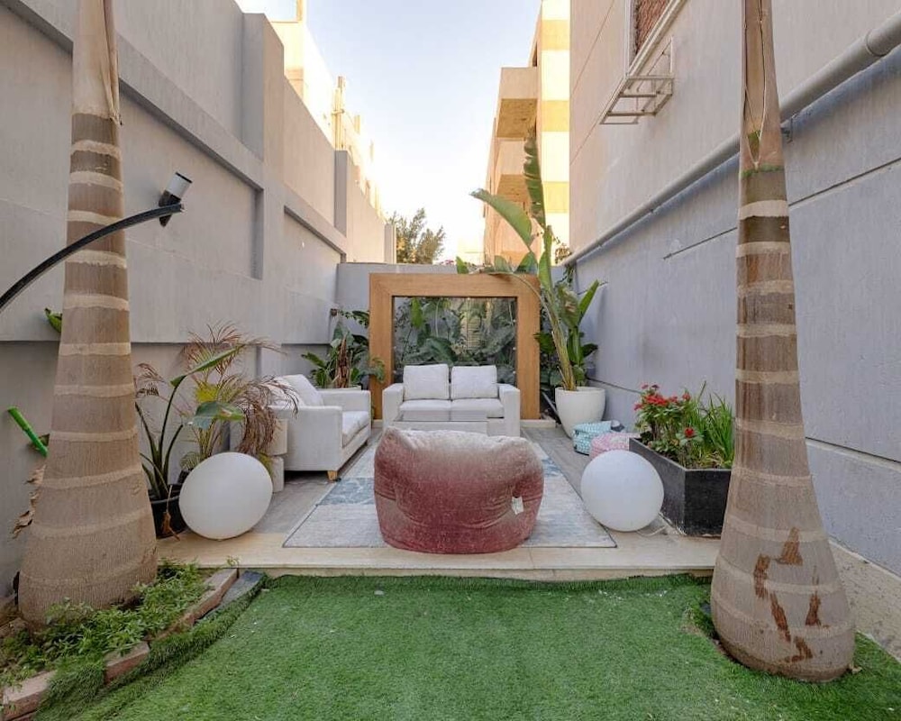 3BD Apt. With Garden in 9th District