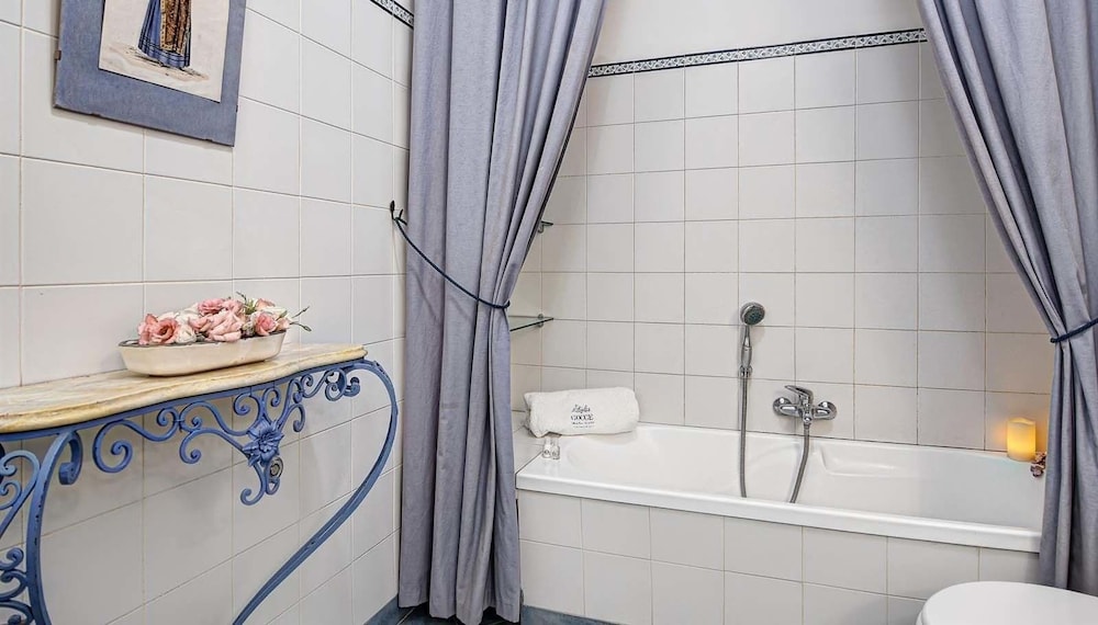 Lady Mary's Tribunali Luxury Suite