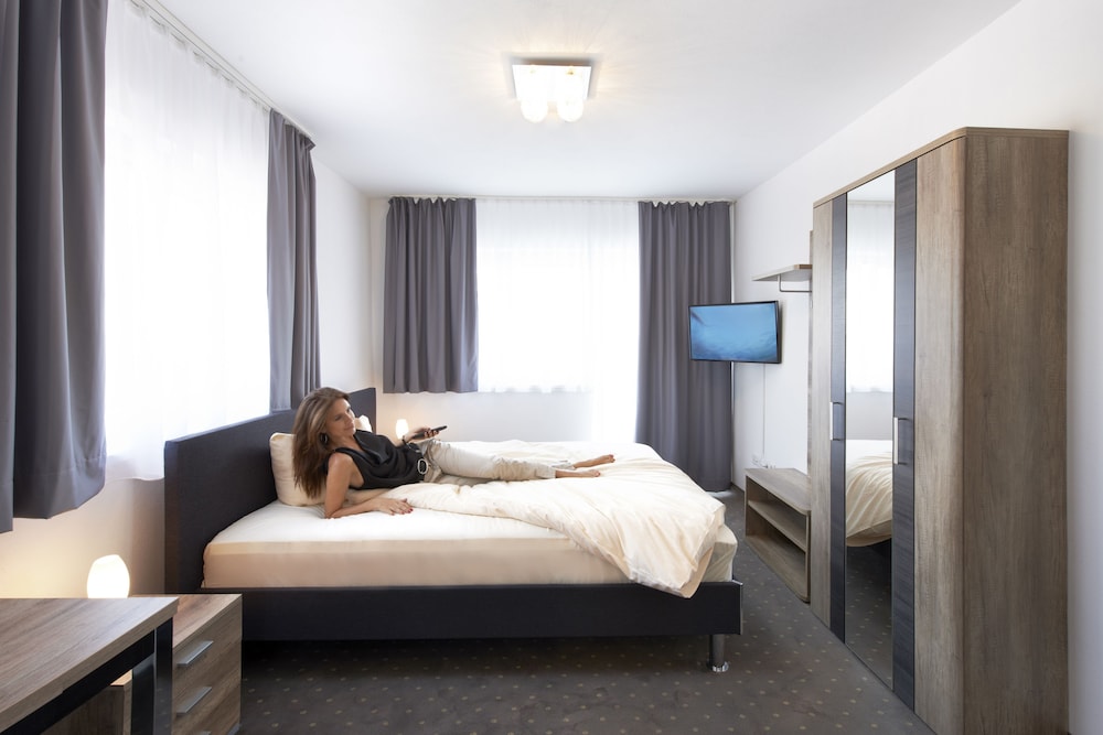Berlin Vacations - HOTEL NEW IN - Ingolstadt - Gaimersheim - Property Image 34