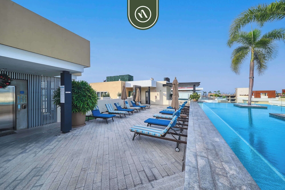 Amazing 1 BR Condo - Zona Romantica - Rooftop Pool